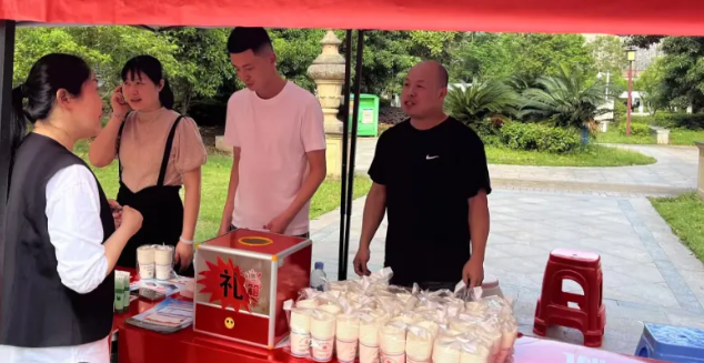 節(jié)水宣傳進(jìn)社區(qū)，貼心守護(hù)“水”安全——和濟(jì)水務(wù)開(kāi)展“便民服務(wù)進(jìn)社區(qū)”主題活動(dòng)